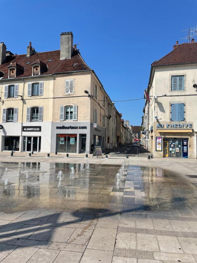 Appartement Calme Au Coeur De La Ville Lons-le-Saunier Eksteriør bilde