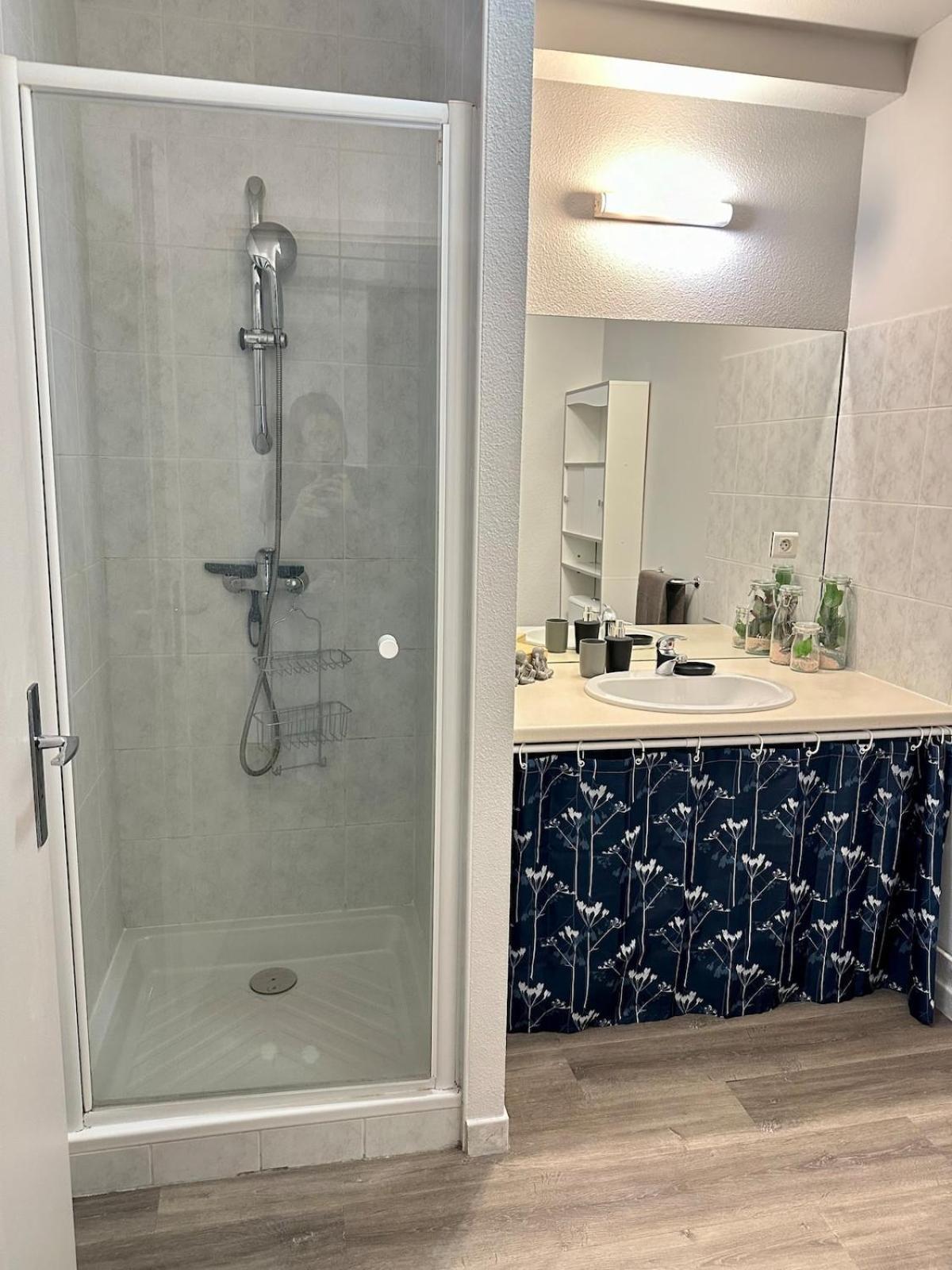 Appartement Calme Au Coeur De La Ville Lons-le-Saunier Eksteriør bilde